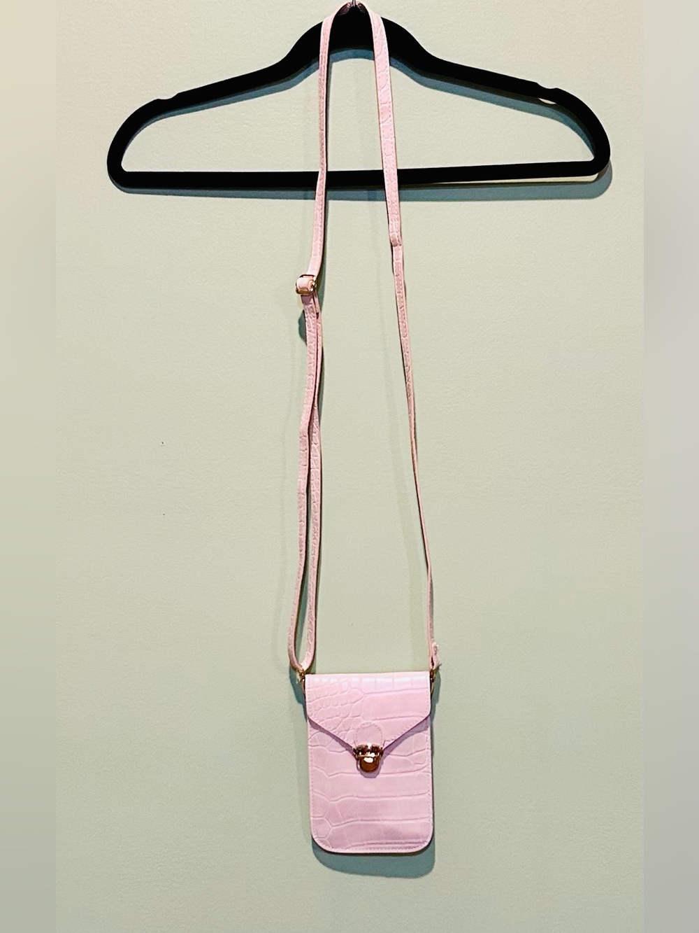 Small Pink Croc-Embossed Crossbody Phone Bag with Gold-Tone Clasp